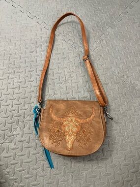 MWOT catch by studio saddlebag steer skull Brown Women's Crossbody